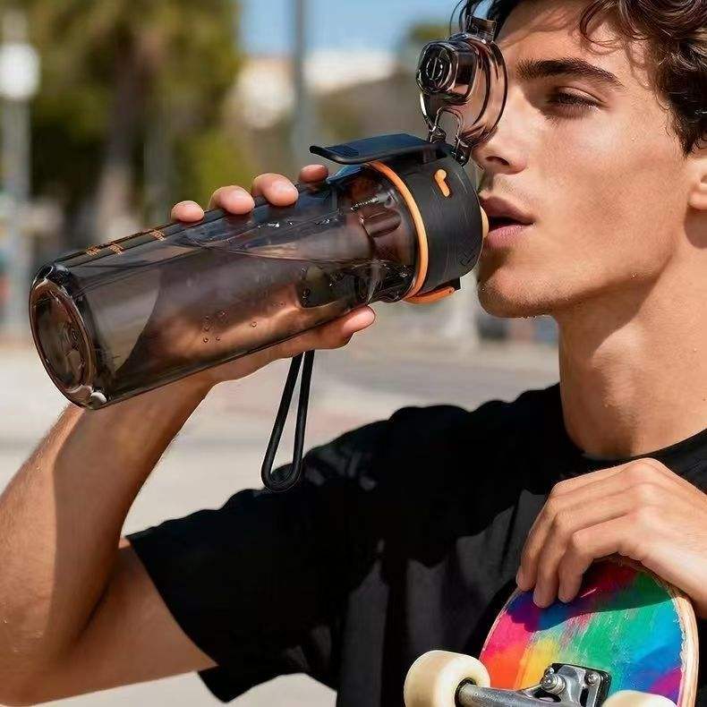 Drinking water mist spray bottle.jpg